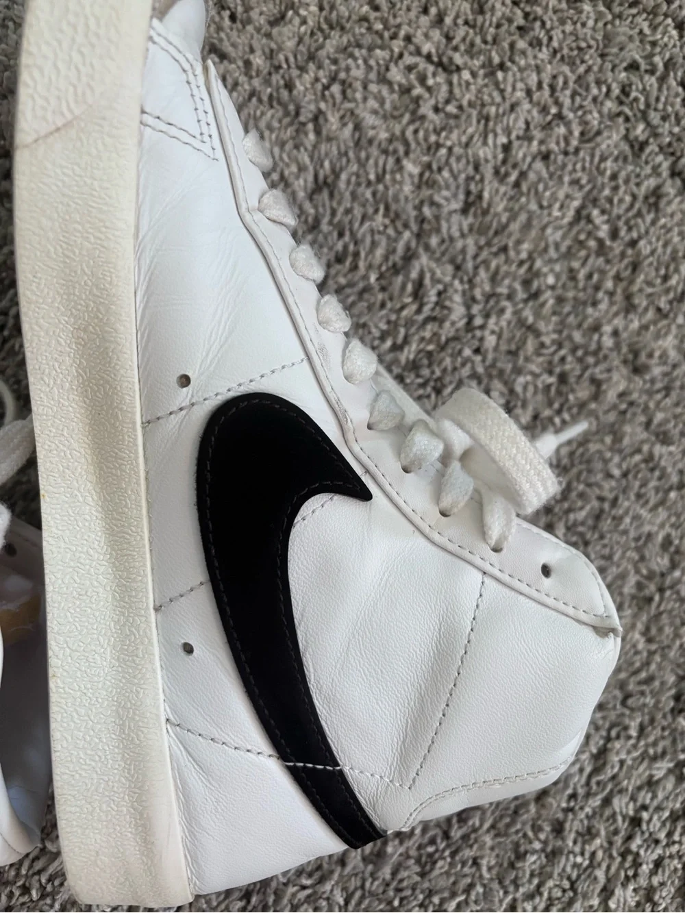 Nike Mid ‘77 White/Black High-Top Sneakers Athleisure Womens Size 7